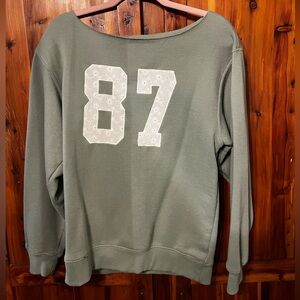 Like NEW off the shoulder style sweatshirt